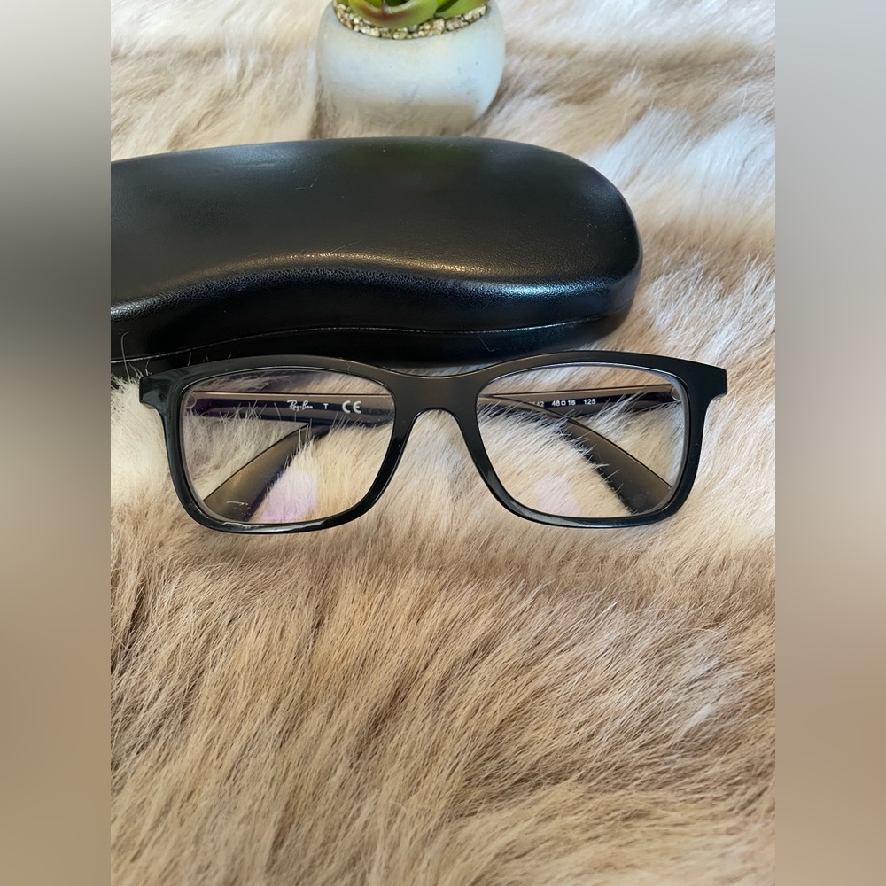 Ray Ban glasses with case